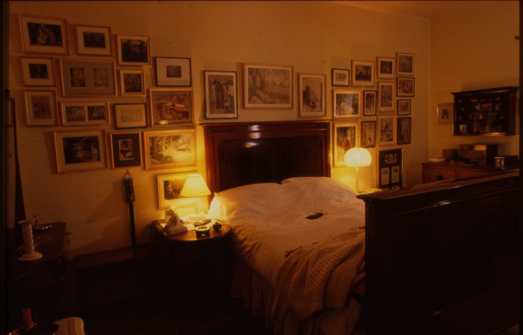 19910205 14 EARL'S COURT SQUARE BEDROOM 06.jpg